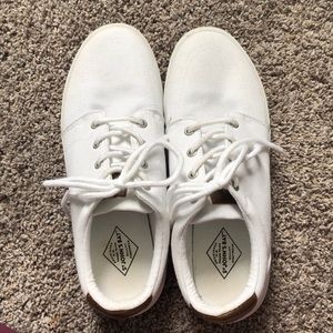 St. John’s Bay Men’s White Sneakers